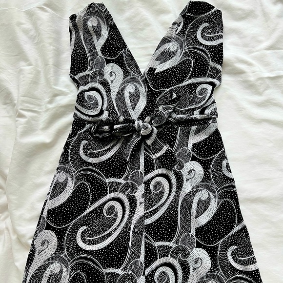 🖤Paisley b&w print low cut sexy evening / summer dress - Picture 10 of 16